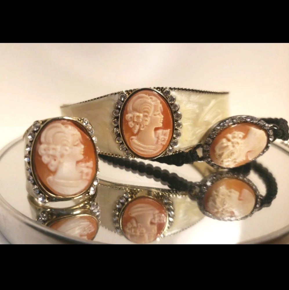 Amazing Amedeo Bracelets and Ring Set